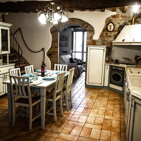 Casa Cristiano Bed & Breakfast Piobbico Eksteriør billede