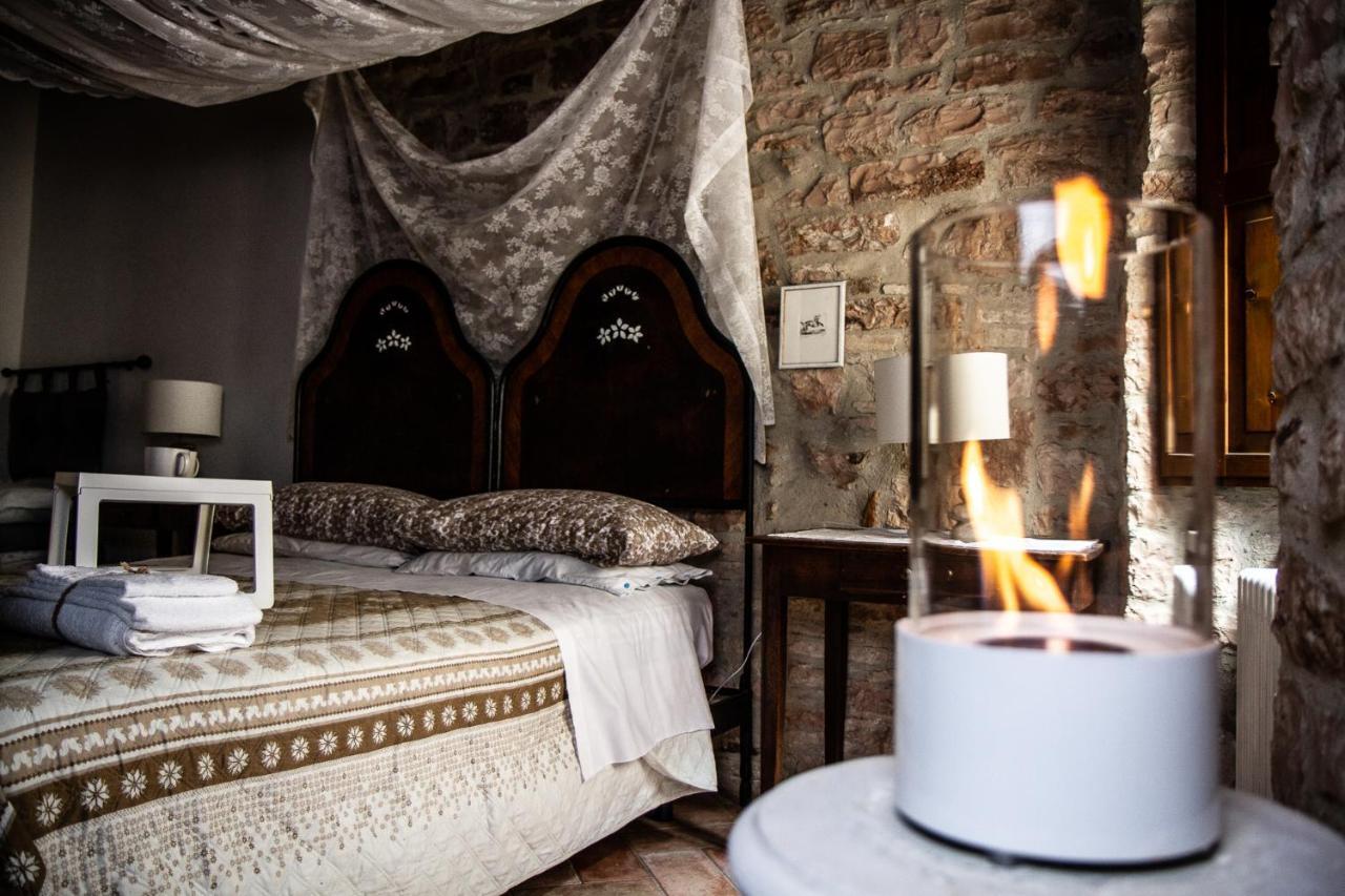 Casa Cristiano Bed & Breakfast Piobbico Eksteriør billede