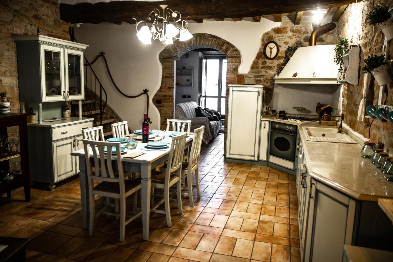 Casa Cristiano Bed & Breakfast Piobbico Eksteriør billede