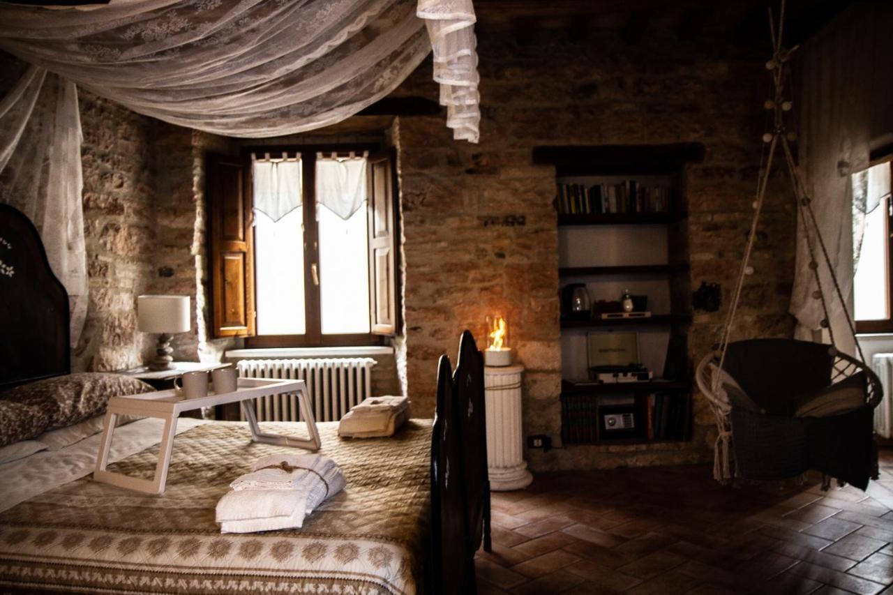 Casa Cristiano Bed & Breakfast Piobbico Eksteriør billede