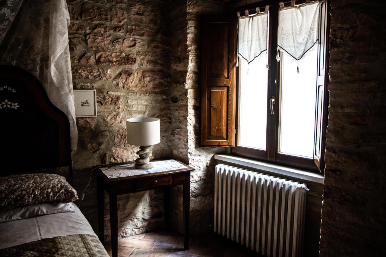 Casa Cristiano Bed & Breakfast Piobbico Eksteriør billede